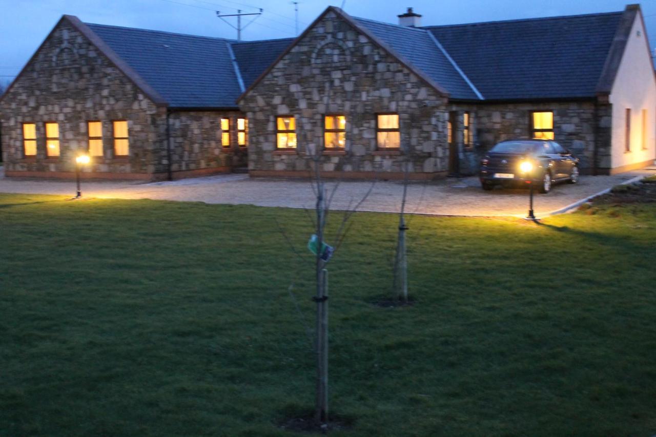 Riverbend Lodge B & B 우그테라드 외부 사진